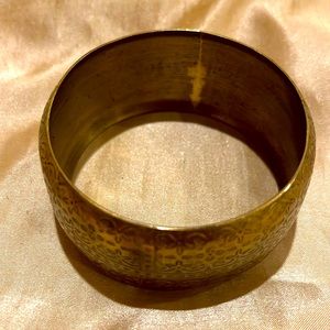 Charlotte Russe Gold Printed Bangle